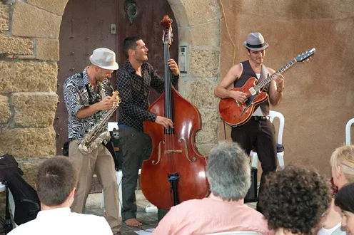 Sessió de swing al carrer Major